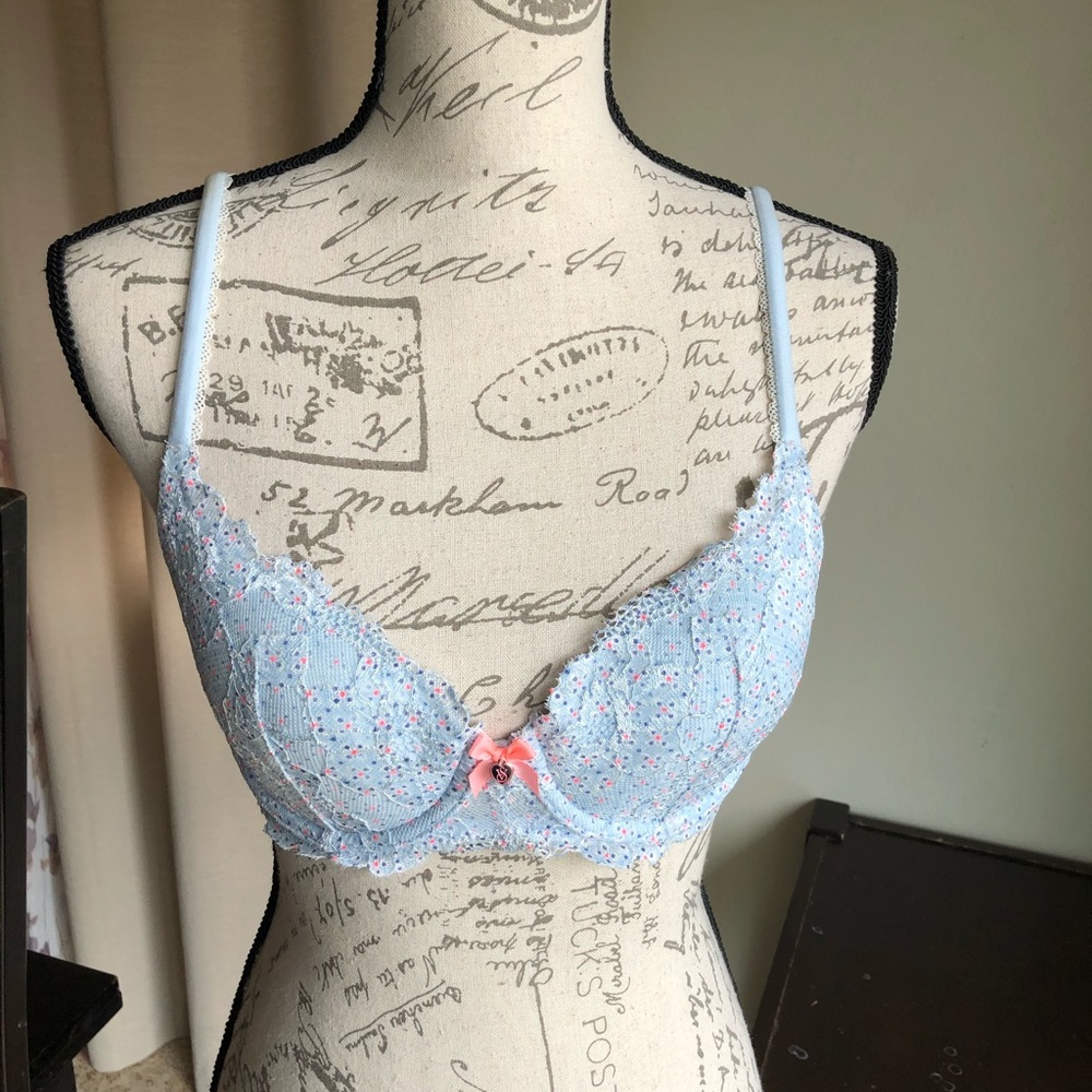 Victoria’s Secret bra